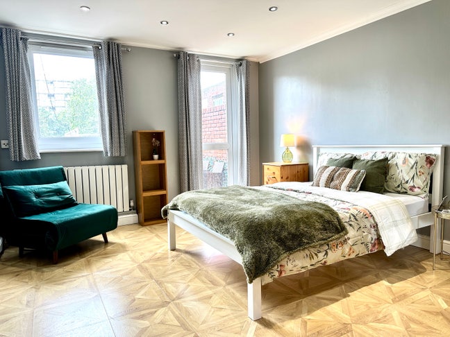 Stunning Double Bedroom near Canary Wharf Main Photo
