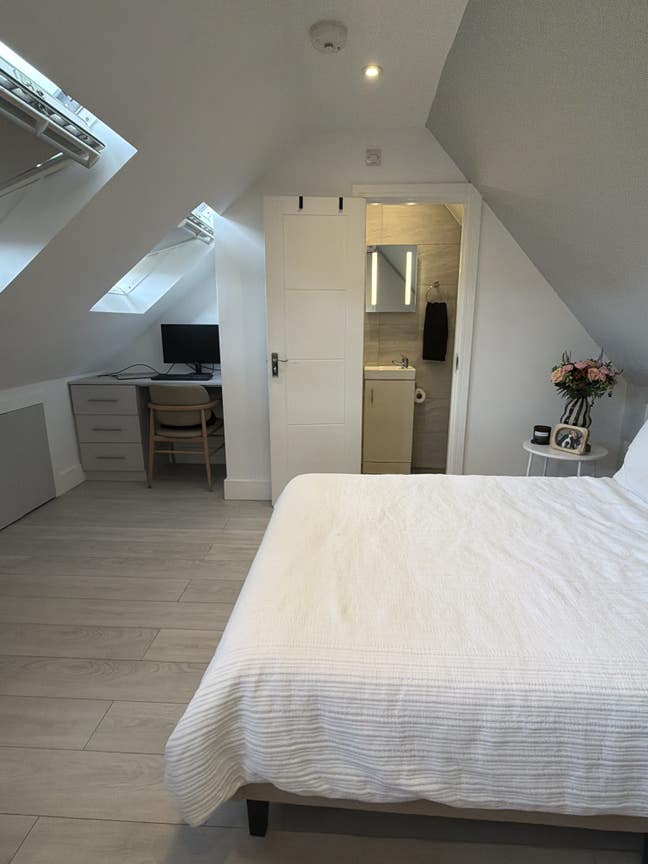 Large Double En-Suite Room | Secured Loft Room Main Photo