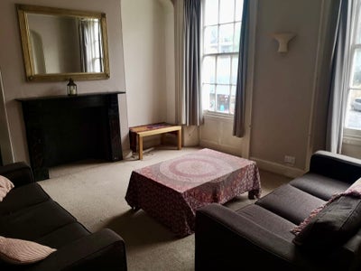 Room in 5-bed Student House - St. Michael's Hill Main Photo
