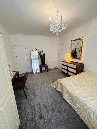 Beautiful Double bedroom  Main Photo