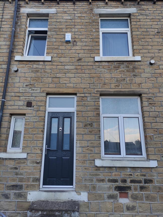 ***Rooms Available Near Town Centre/University*** Main Photo