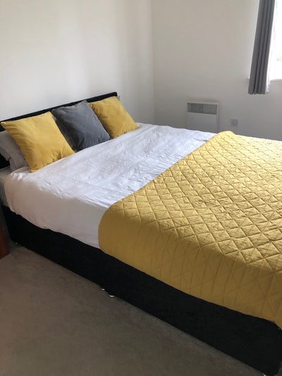 Quite Double En-suite Room in Bridgend inc bills Main Photo
