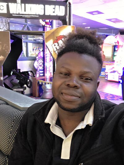 Professional Male seeks a single or double room Main Photo