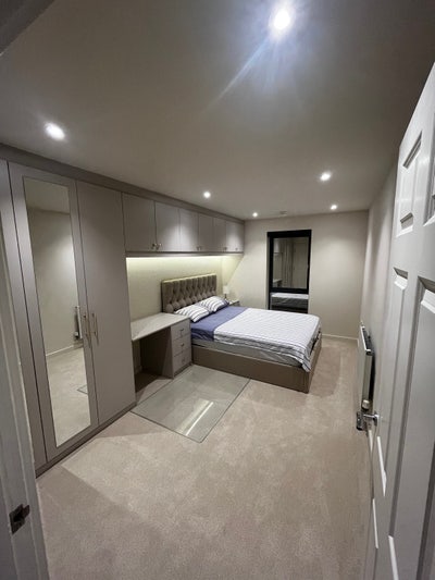 Large En-suite Room | Canning Town Main Photo