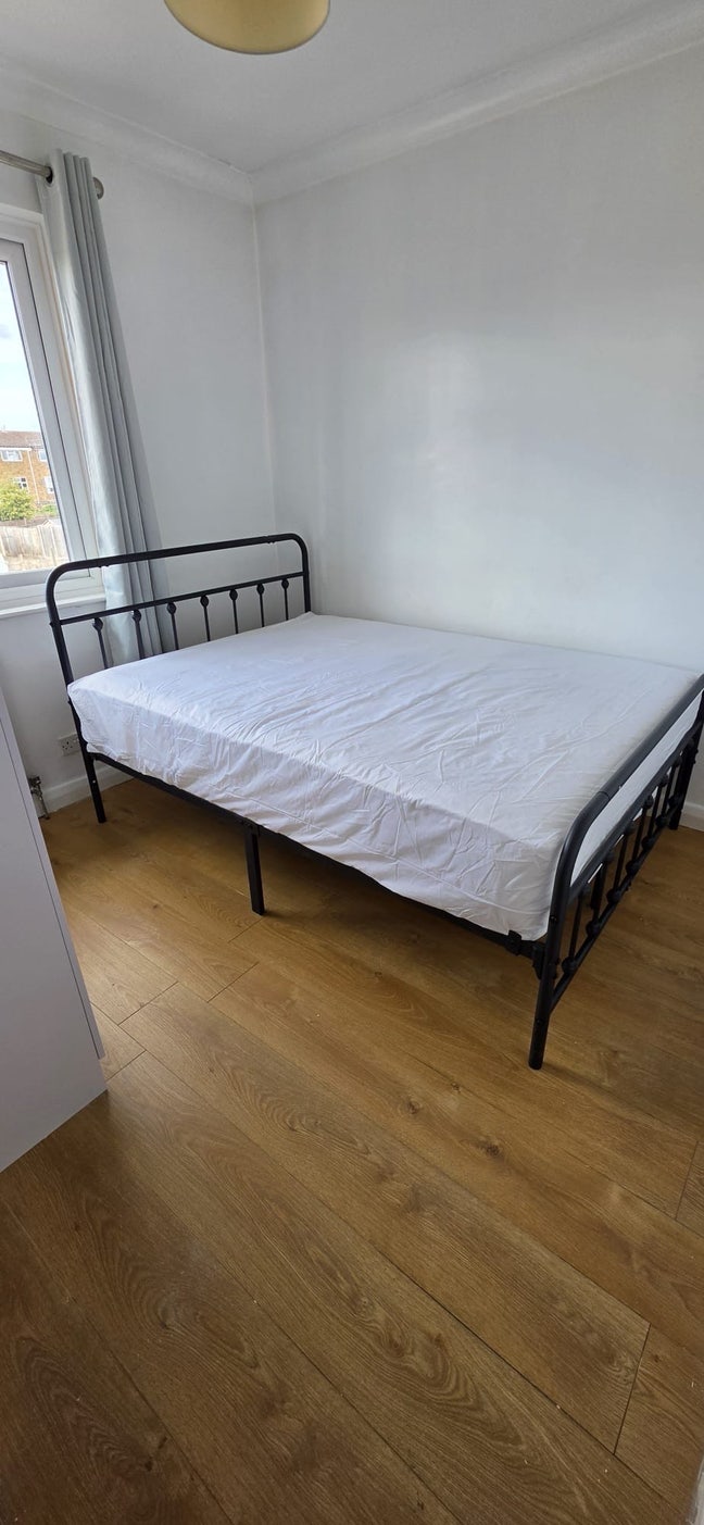 Double Room - Lime Grove, Hayes UB3   Main Photo