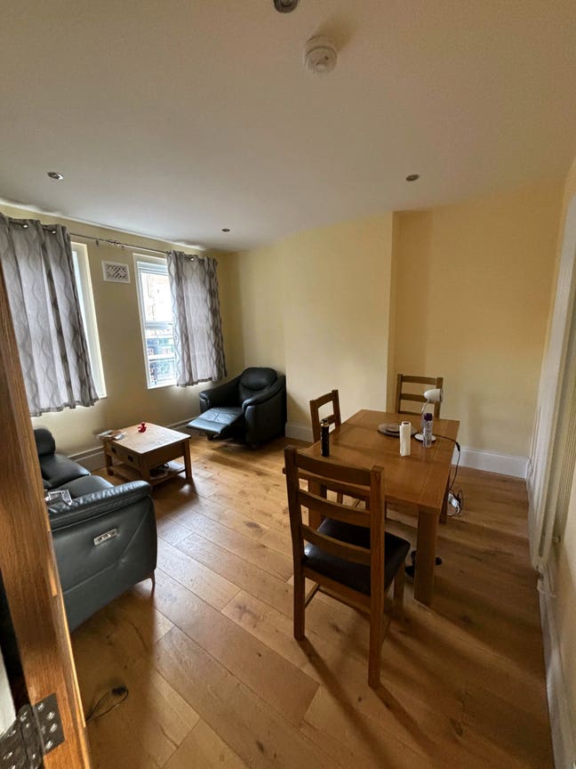 Muslim Flat Islington Main Photo