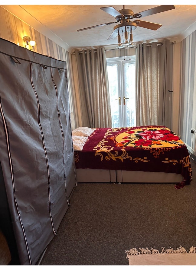Large Double with Separate Toilet & Bath Main Photo