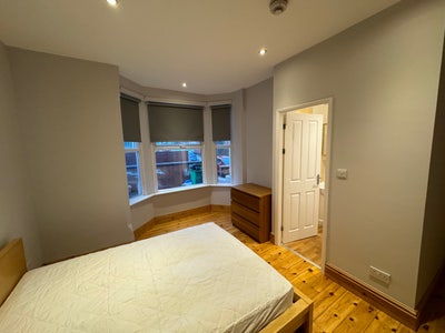 Large Double Room with En Suite – 6 Bed house  Main Photo