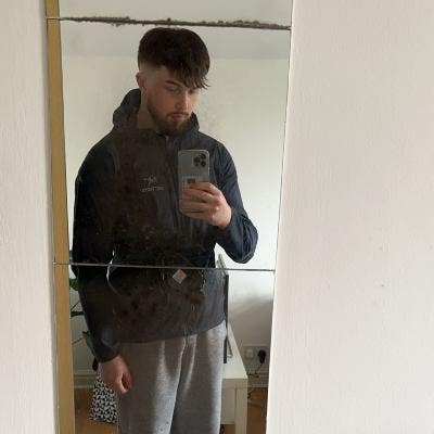 23 year old professional looking for a flat share  Main Photo