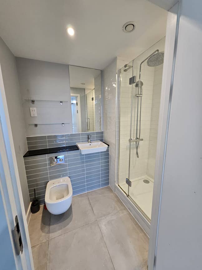 Ensuit Room available for 2 people Main Photo