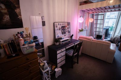Sunny double room available on Leith Walk Main Photo