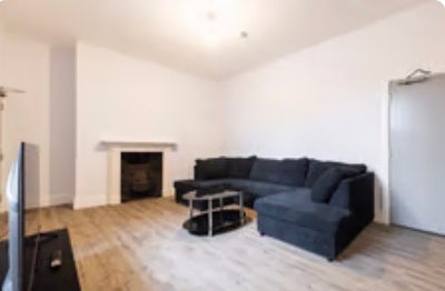 En-suite Room available Main Photo
