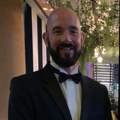 Professional Male seeks a double room Main Photo