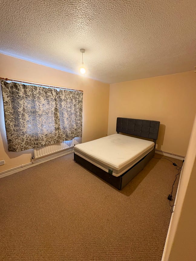 Single and Double Room in a Quiet Area  Main Photo