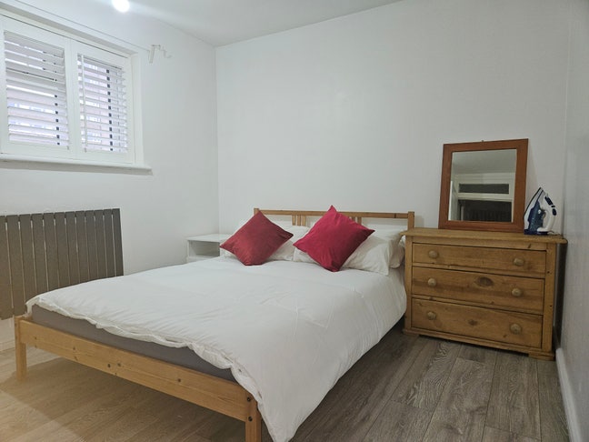 Lovely Double bedroom & single room Main Photo