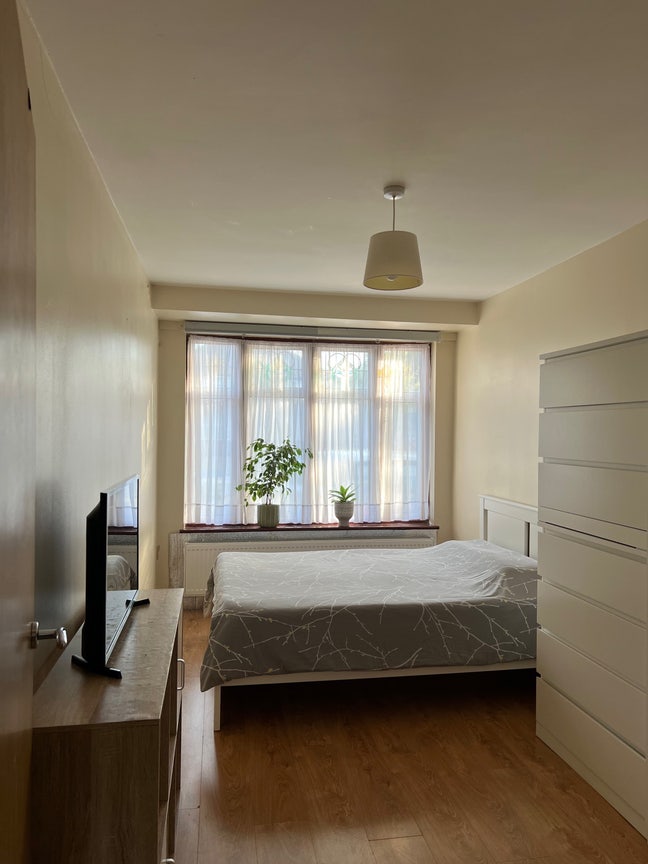 Double Room With Separate Access To Bathroom  Main Photo