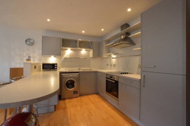 Spacious Double Room in Glasgow City Centre (G2) Main Photo