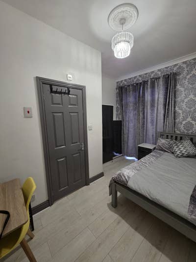 Ensuite  Room  in Acocks Green, B27  Main Photo