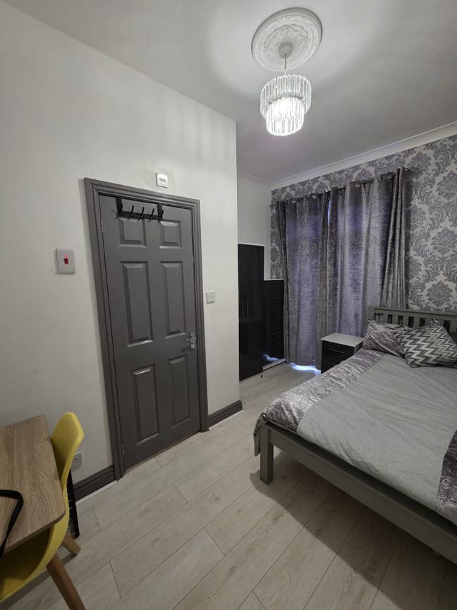 Ensuite  Room  in Acocks Green, B27  Main Photo