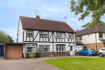 Four-Bedroom House with Offstreet Parking & Garden Main Photo
