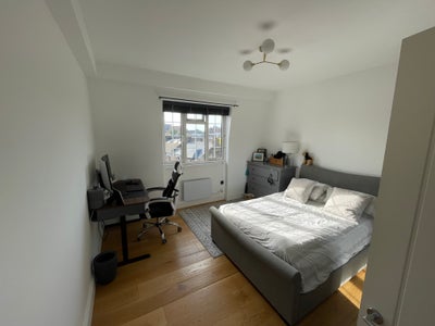 Furnished Double Bedroom Wimbledon Main Photo