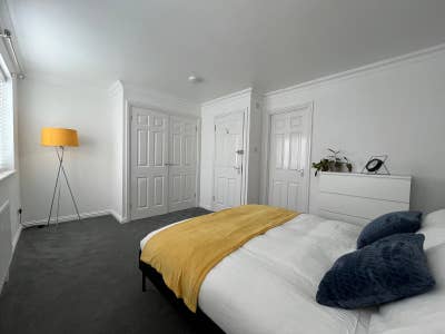 Double Room En Suite Central Crawley Main Photo