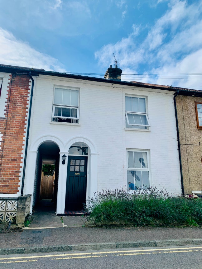 Epsom single room, 5 mins walk to station, &pound;875 Main Photo