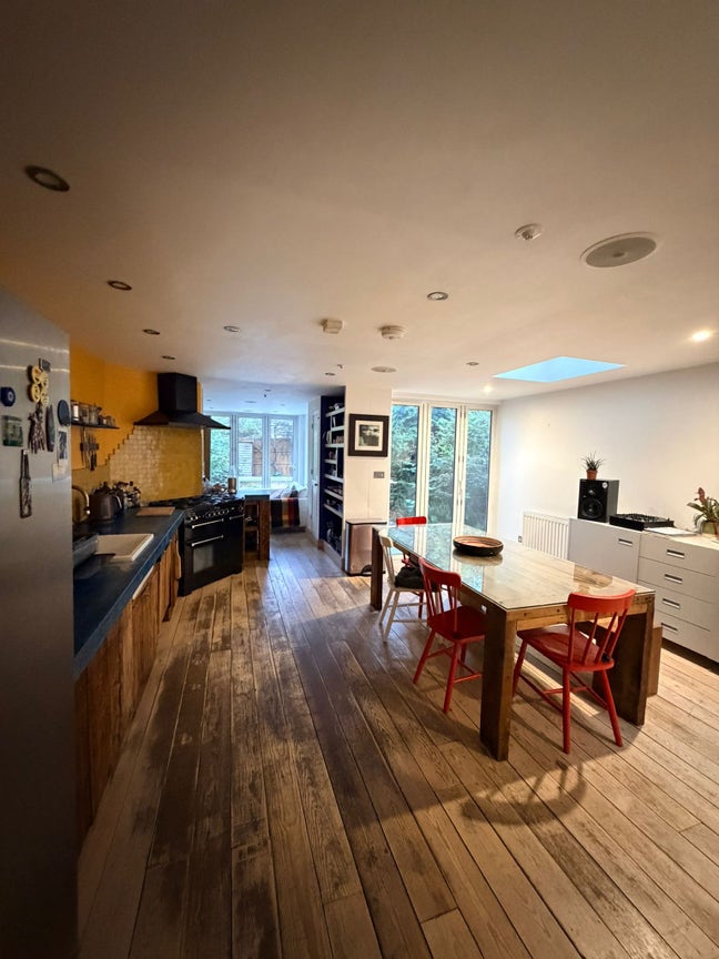 Room in lovely house on Green Lanes Main Photo