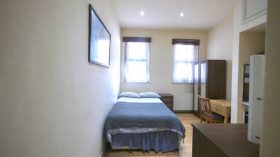 Quite Studio Flat in Brondesbury Park  Main Photo