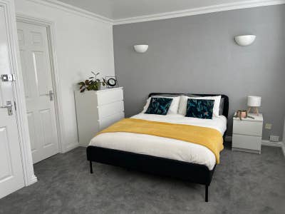 Double Room En Suite Central Crawley Main Photo