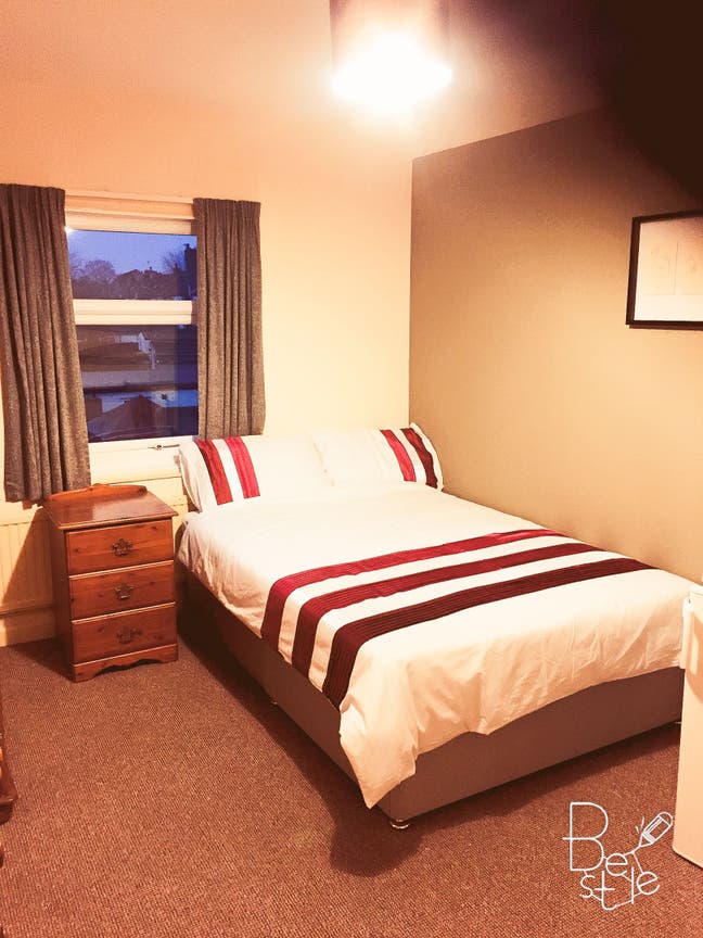 Beautiful Double Room | 💡 All Bills Included  Main Photo