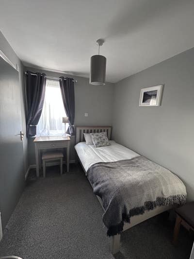 Single room available unsuite bathroom Main Photo