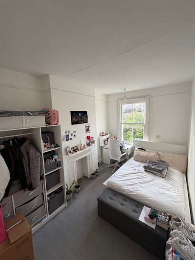 Double Room in Southfields Main Photo