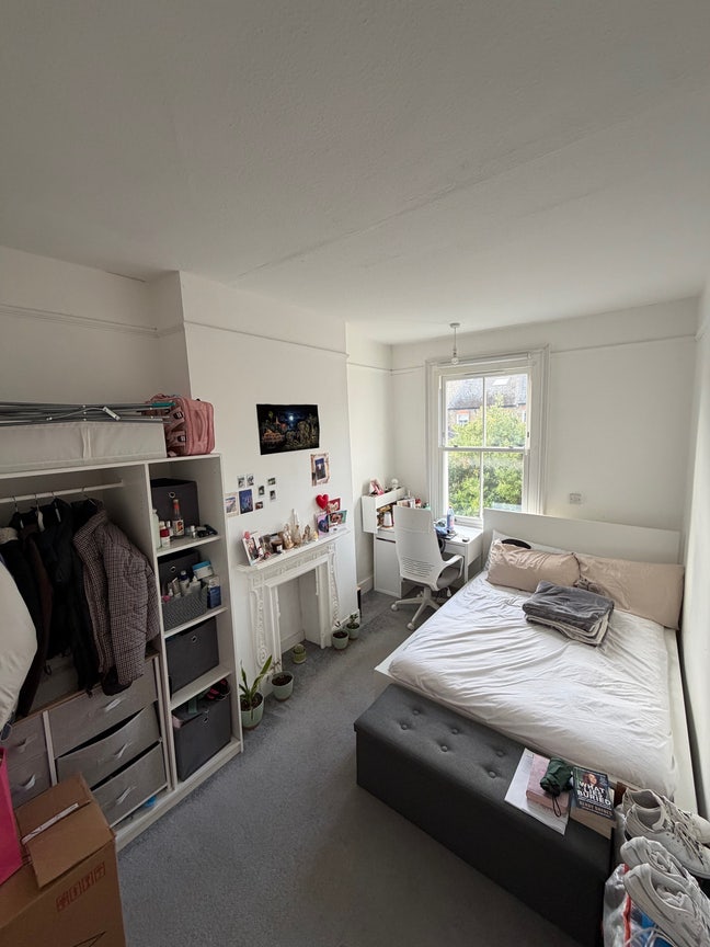 Double Room in Southfields Main Photo