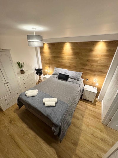 Luxury en-suite double bedroom Main Photo