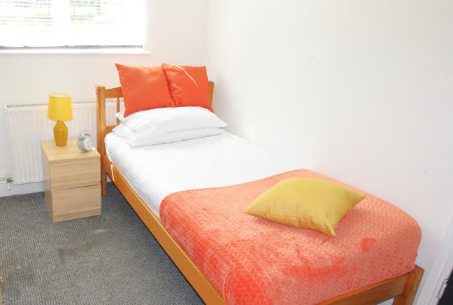 🏠 Affordable Single Room | ✨ All Bills Included Main Photo