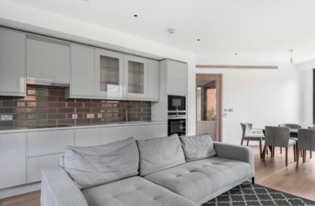 Looking for a flatmate  Main Photo