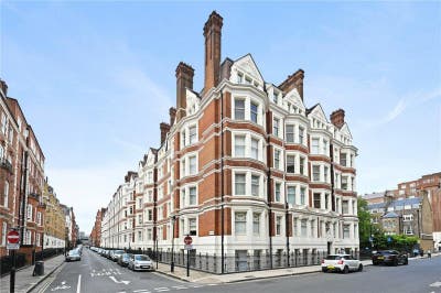 Huge Master Room | Bloomsbury WC1 | Mansion Block Main Photo