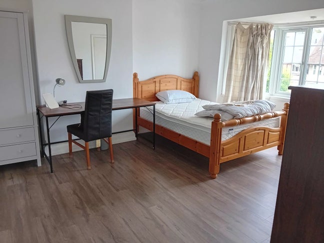 Two Large Double furnished room in Golders Green  Main Photo