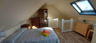 Sizable, Quite Studio Flat with Good Natural Light Main Photo