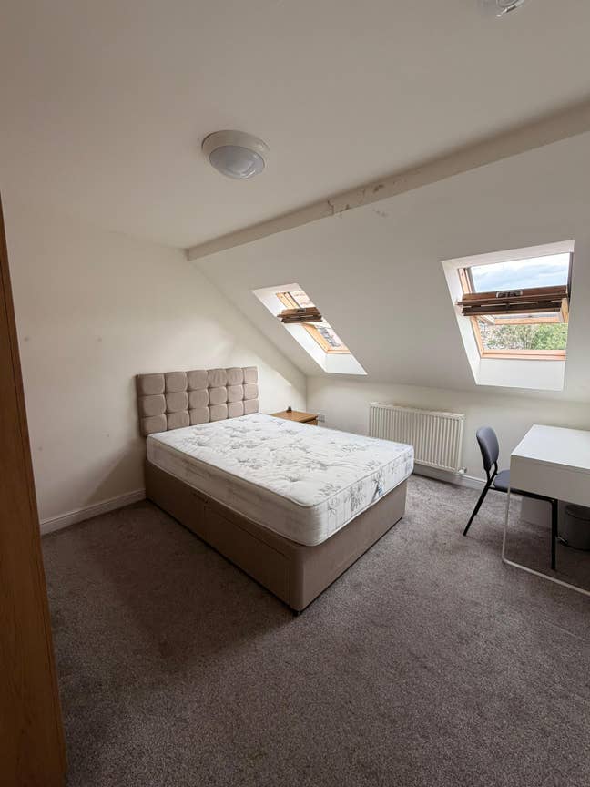 Double bedroom in Stockbridge flat Main Photo