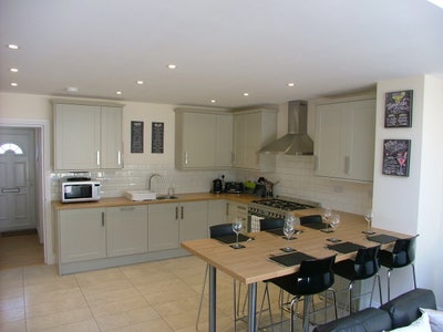 Large Ensuite Room. Garden. Elizbth line. Stunning Main Photo