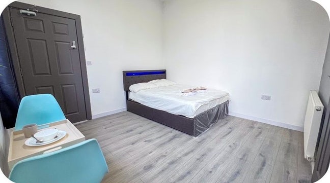 Furnished studio flat in Edgware (HA8) Main Photo