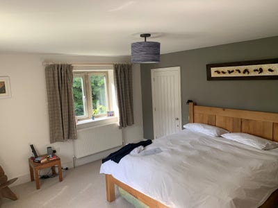 Spacious double in large country house Main Photo