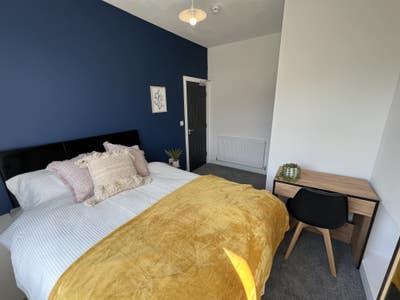 Modern En-suite Double Room, Bill inc Main Photo