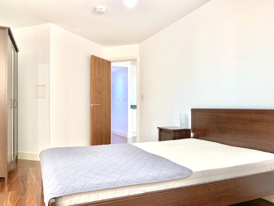 Furnished 1-Bed Apartment, Metropolitan House Main Photo