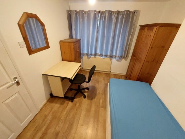 T6 - 2 Double Rooms in a Great House. All inc. Main Photo