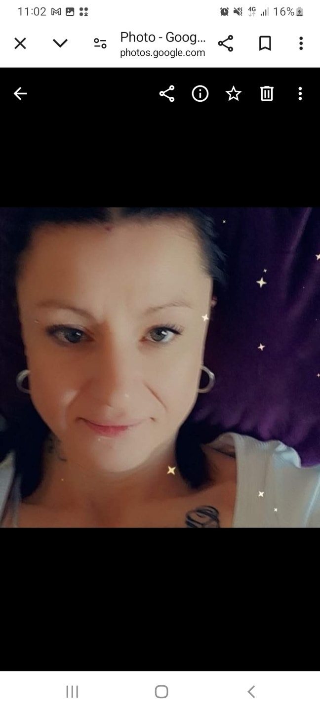 44 year old Female seeks a double room Main Photo