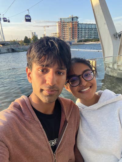 Couple looking for a double room. Main Photo