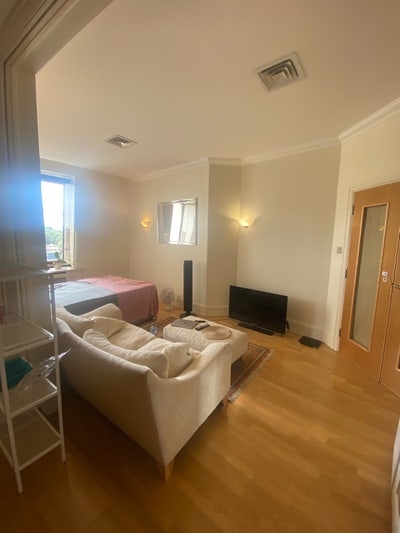 1 Double room available in Waterloo  Main Photo